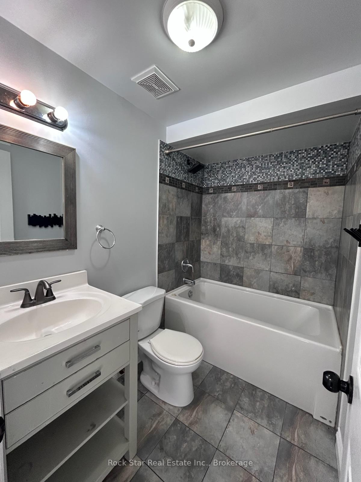 Photo 9 of 27 Delaney Crescent, Barrie, Northwest — HOMEH