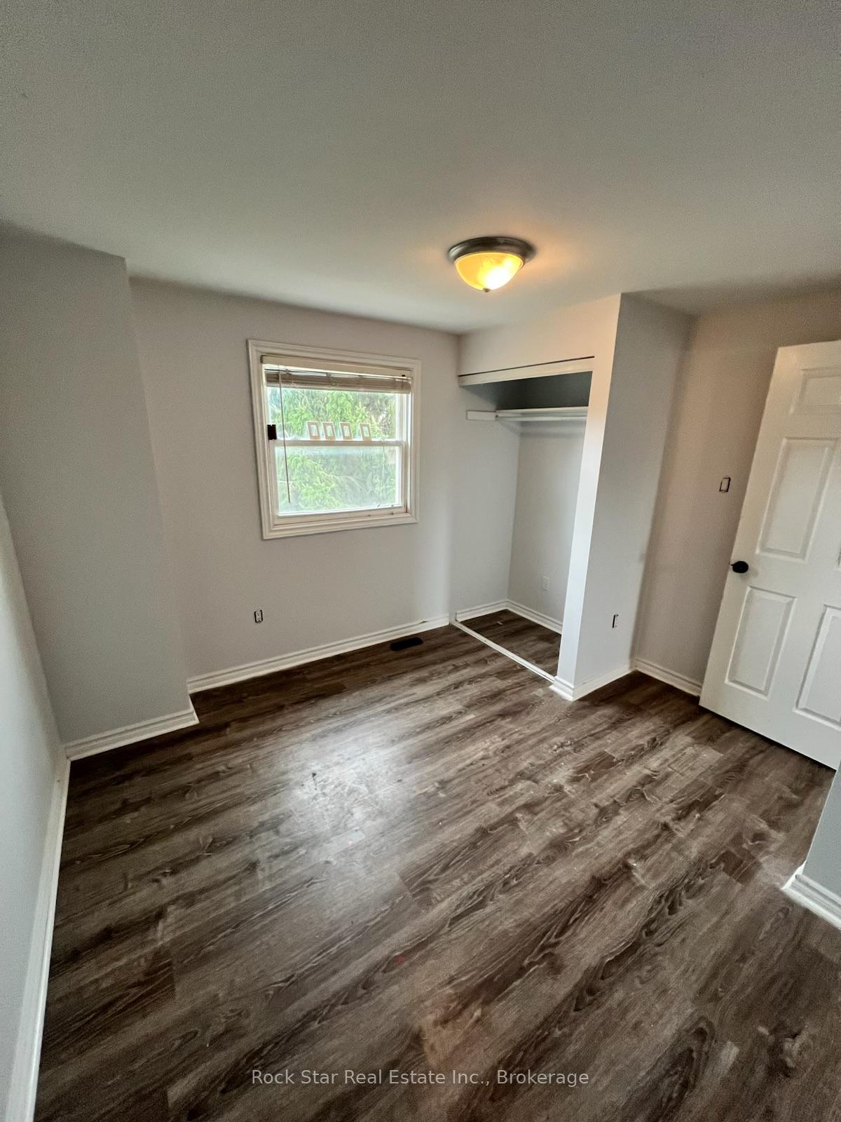 Photo 12 of 27 Delaney Crescent, Barrie, Northwest — HOMEH