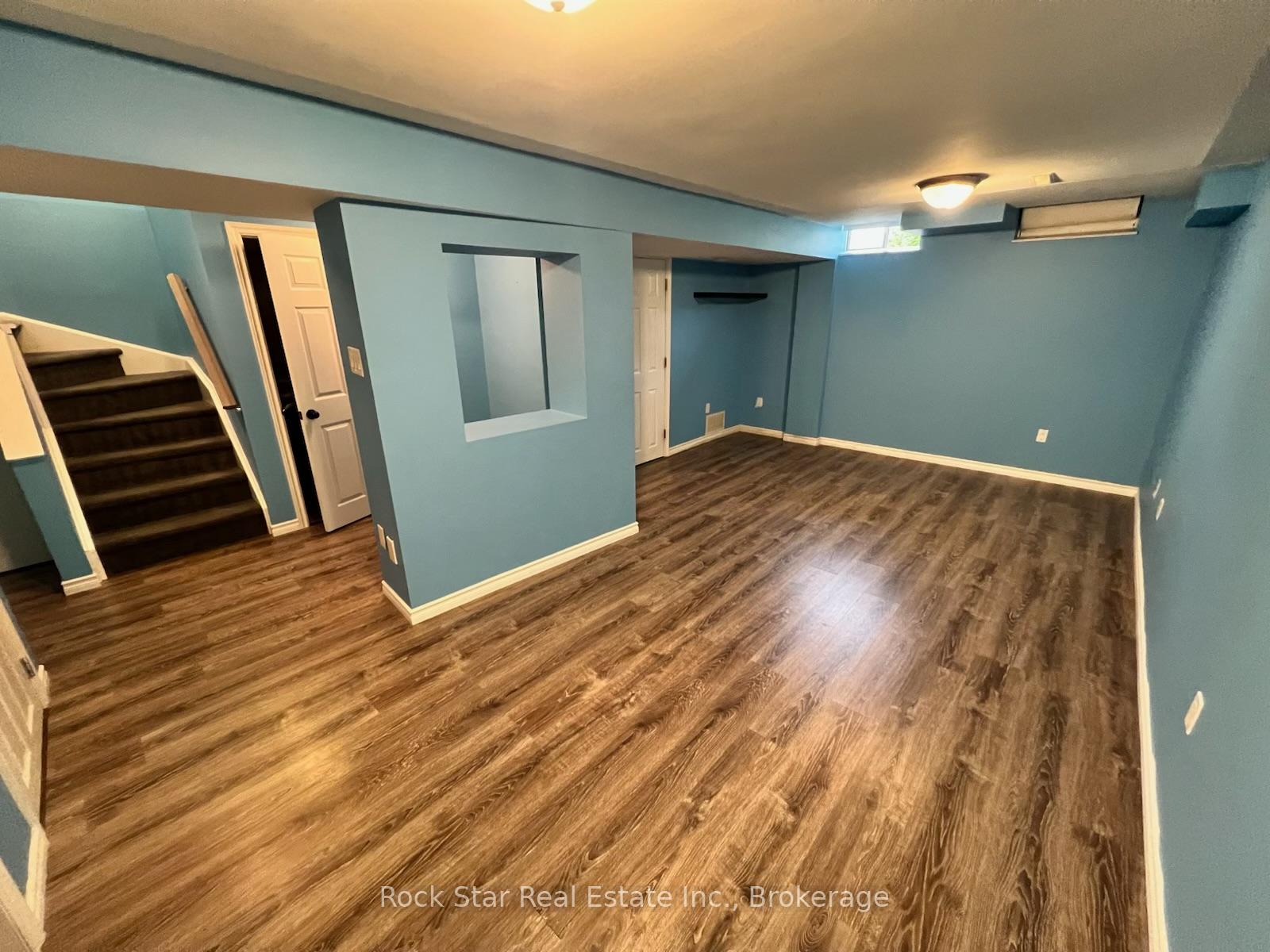 Photo 14 of 27 Delaney Crescent, Barrie, Northwest — HOMEH