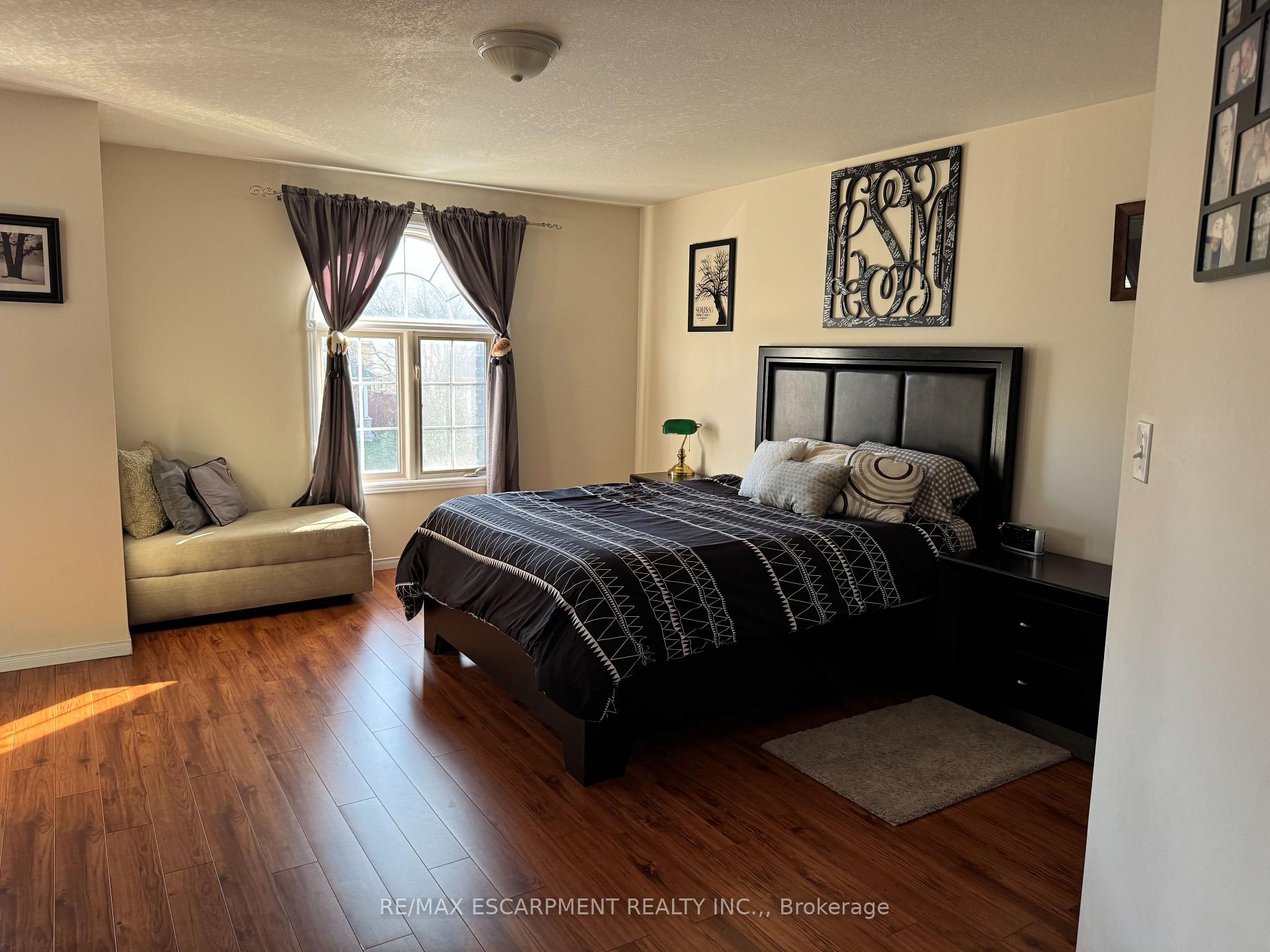 Photo 7 of 601 Southridge Drive, Hamilton, Mountview — HOMEH