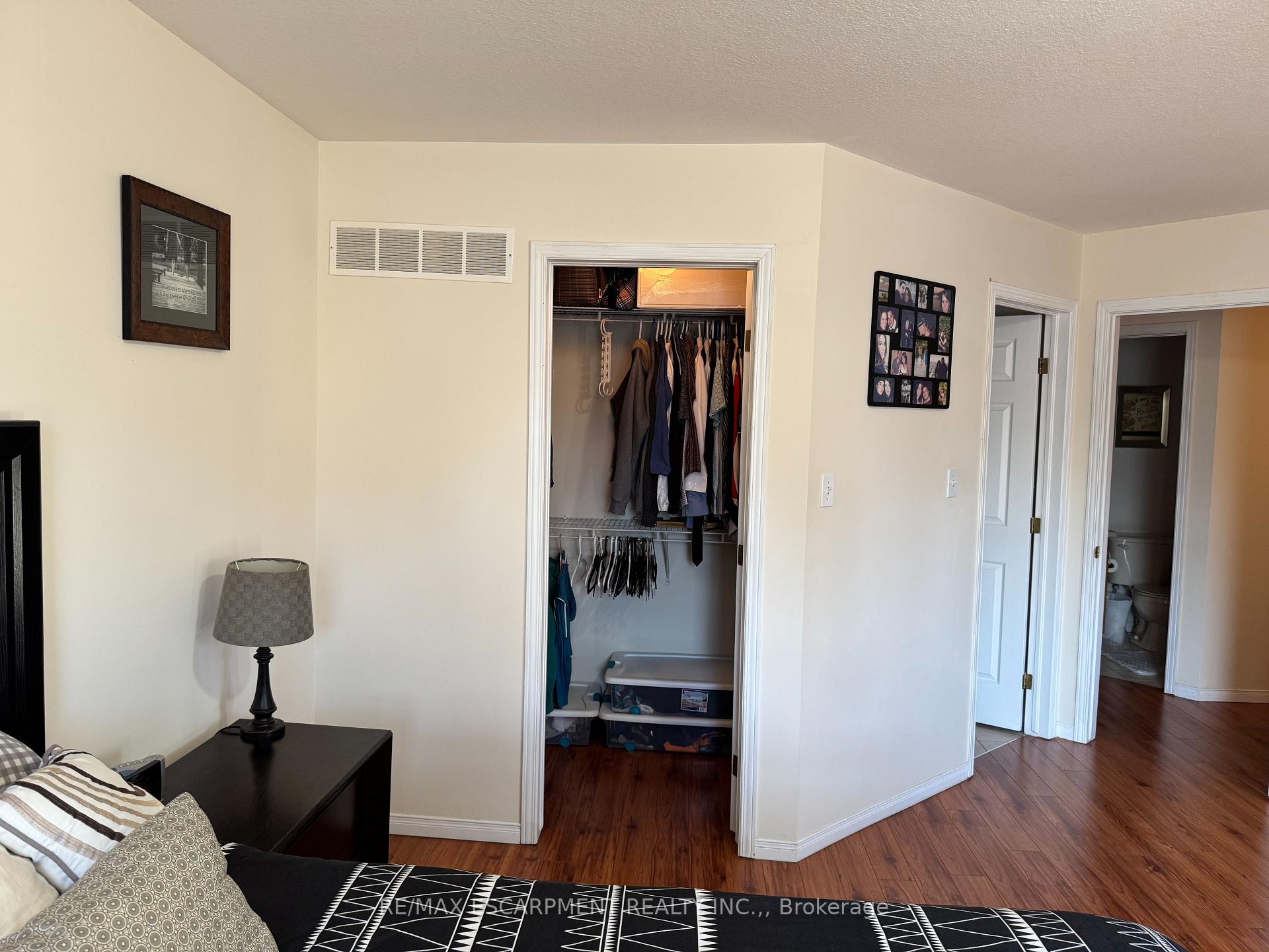Photo 8 of 601 Southridge Drive, Hamilton, Mountview — HOMEH