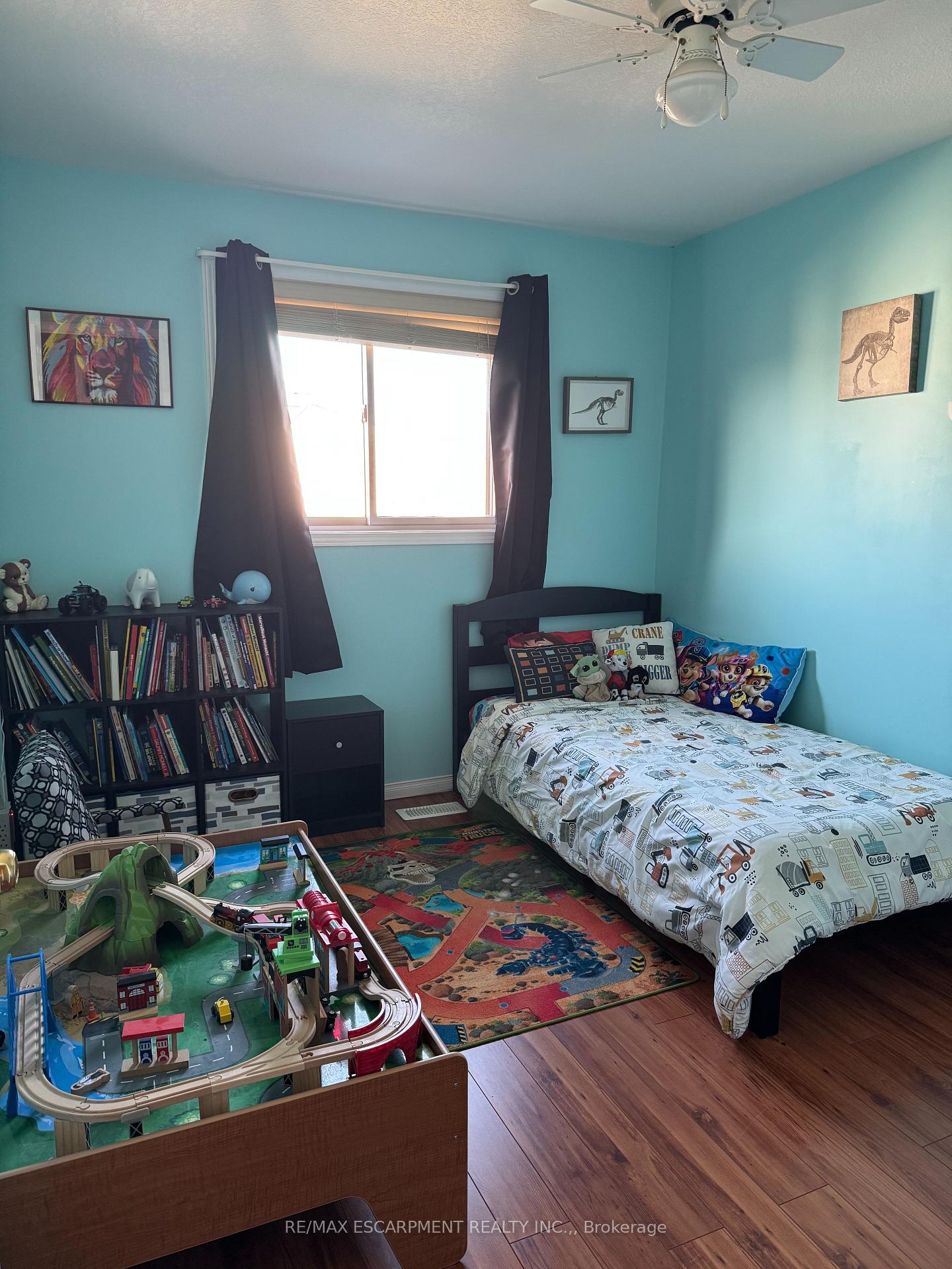 Photo 10 of 601 Southridge Drive, Hamilton, Mountview — HOMEH