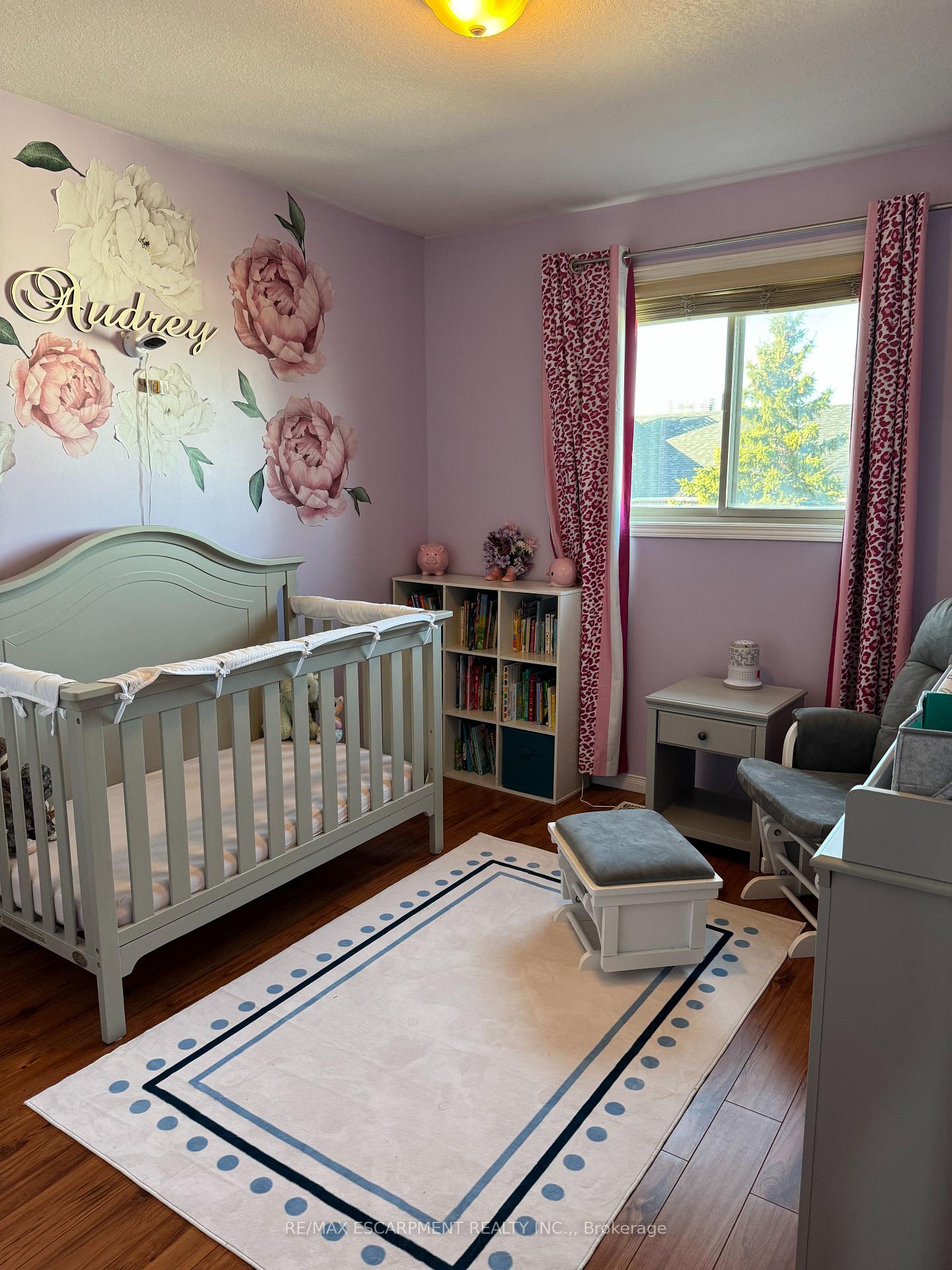 Photo 11 of 601 Southridge Drive, Hamilton, Mountview — HOMEH