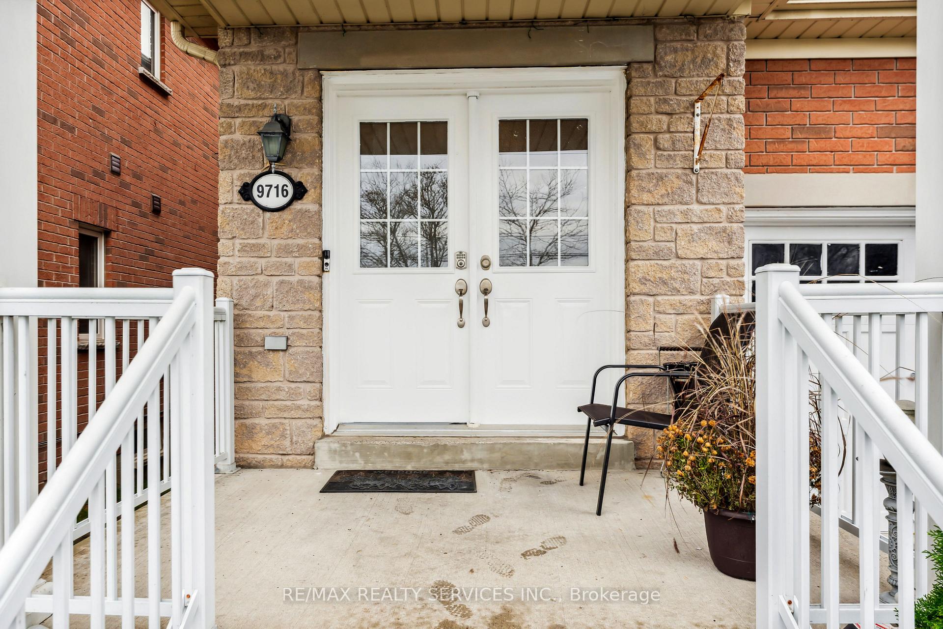 Photo 4 of 9716 Mclaughlin Road, Brampton, Fletcher's Creek Village — HOMEH