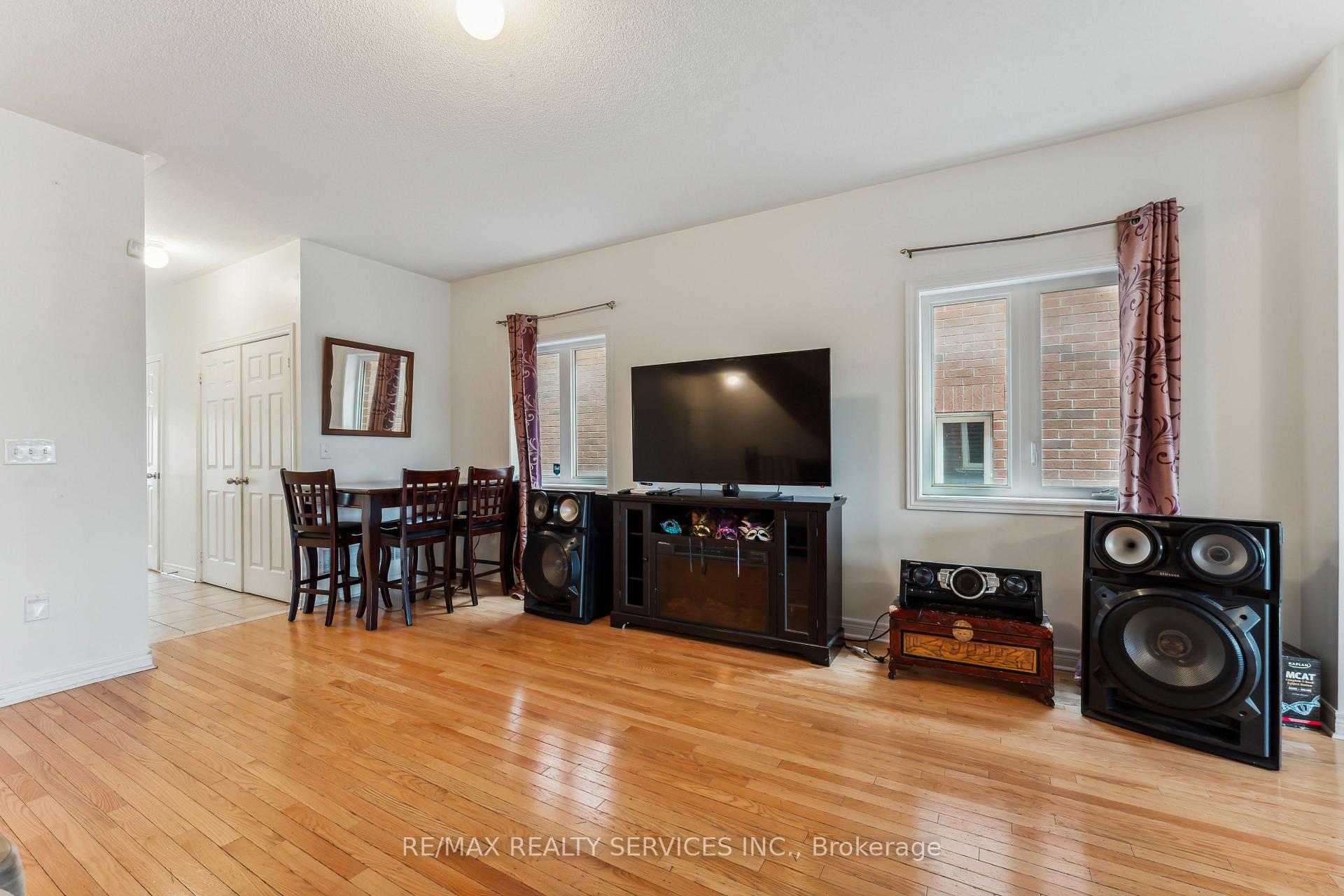Photo 9 of 9716 Mclaughlin Road, Brampton, Fletcher's Creek Village — HOMEH