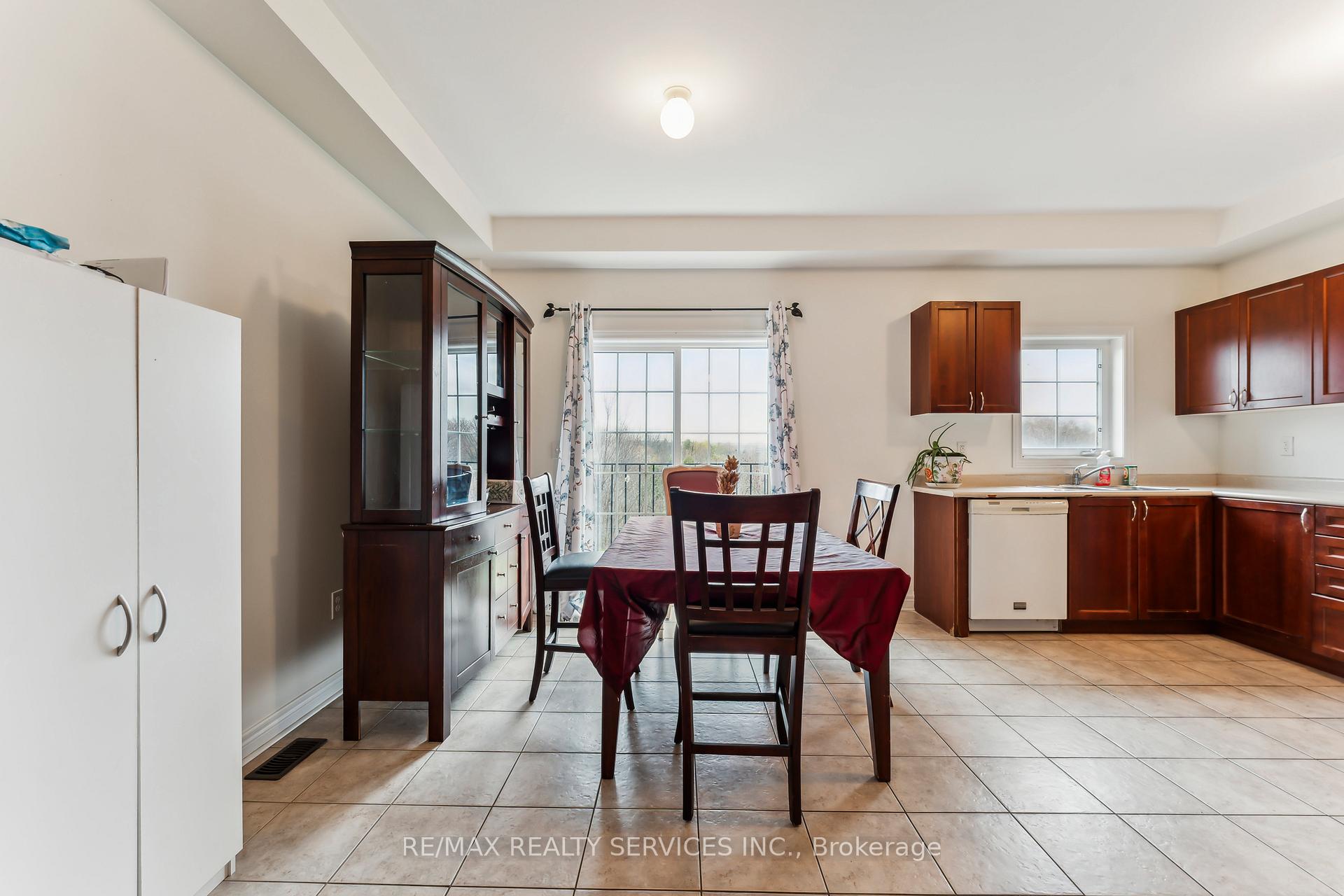 Photo 11 of 9716 Mclaughlin Road, Brampton, Fletcher's Creek Village — HOMEH