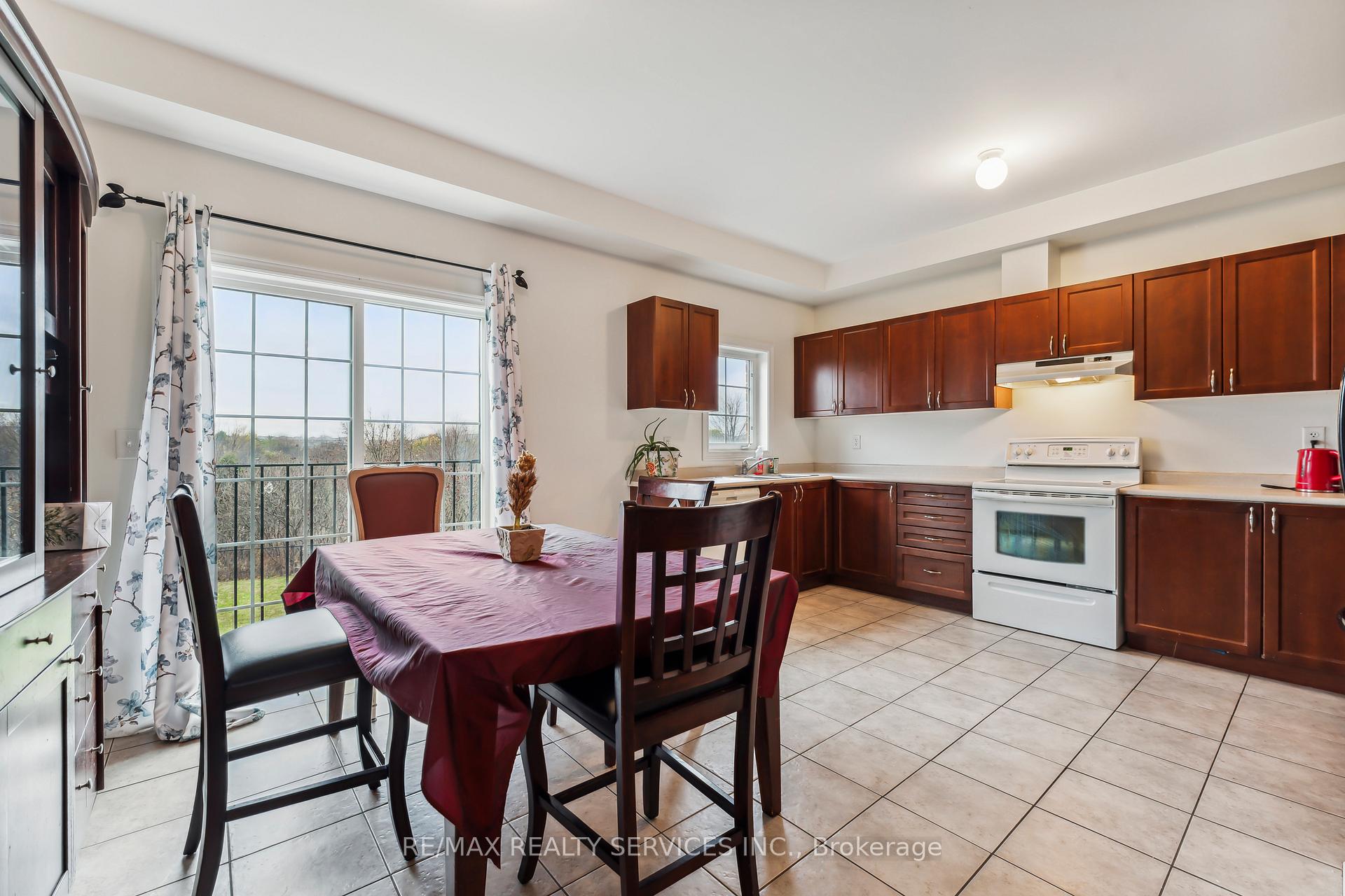 Photo 12 of 9716 Mclaughlin Road, Brampton, Fletcher's Creek Village — HOMEH
