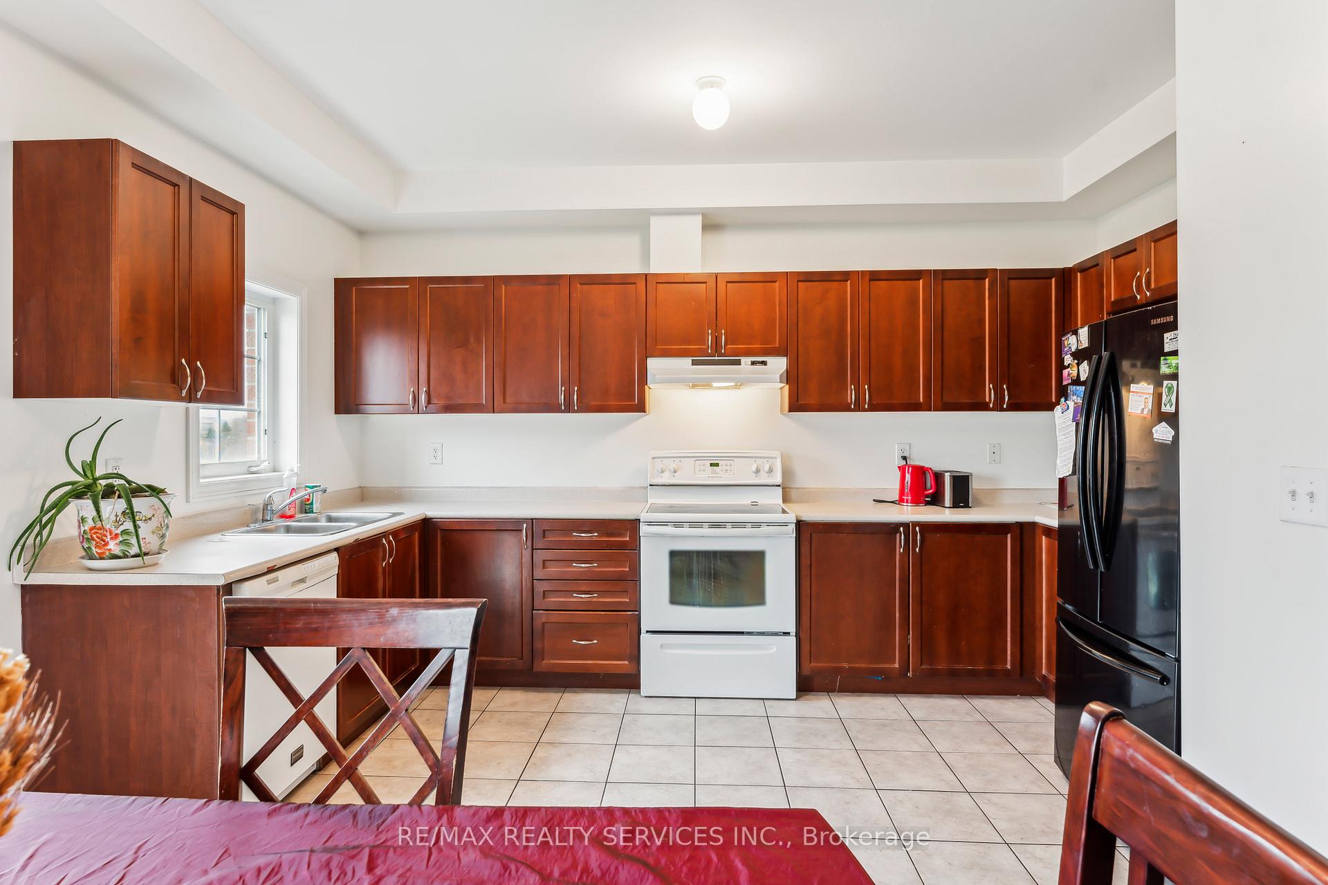 Photo 15 of 9716 Mclaughlin Road, Brampton, Fletcher's Creek Village — HOMEH