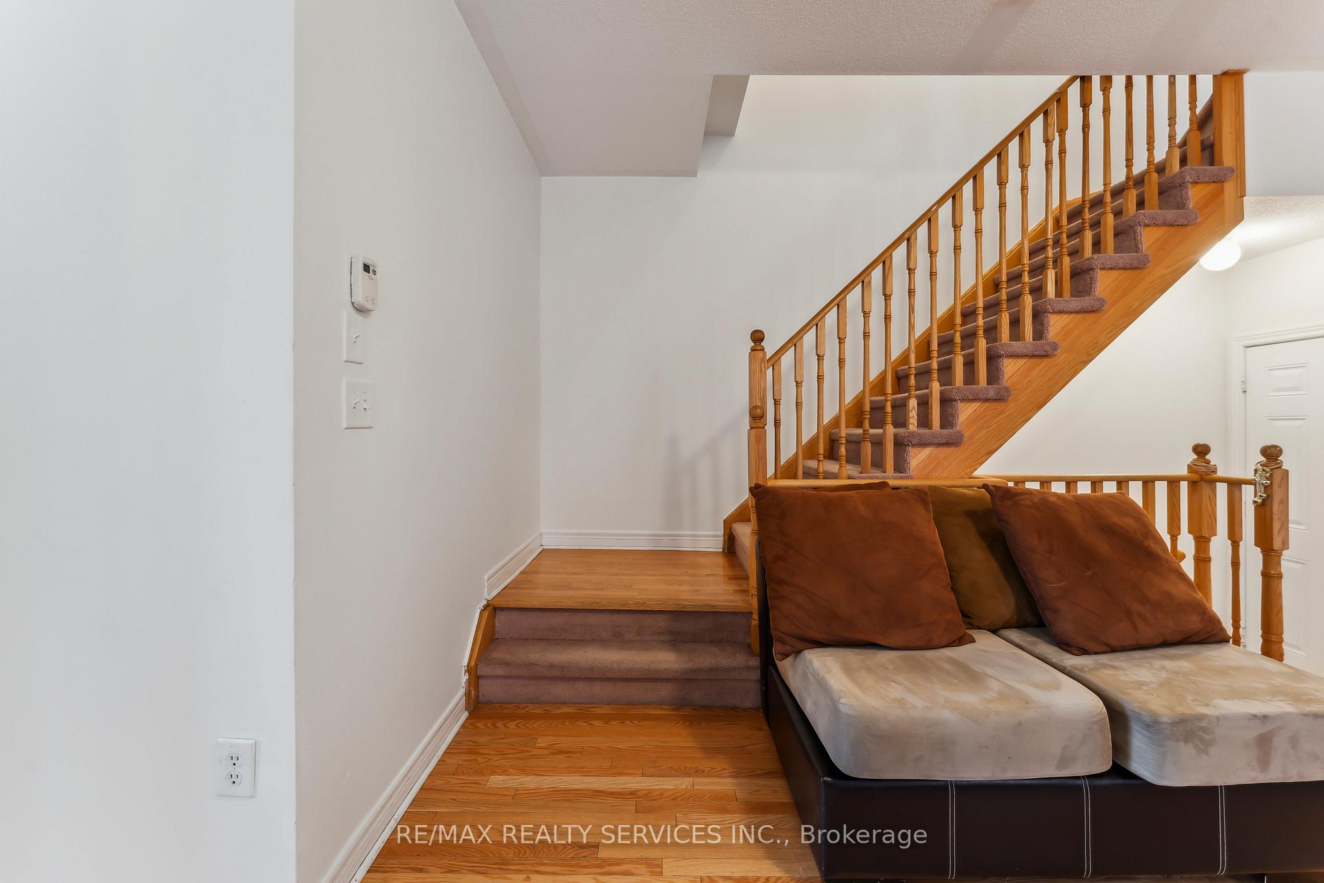 Photo 17 of 9716 Mclaughlin Road, Brampton, Fletcher's Creek Village — HOMEH
