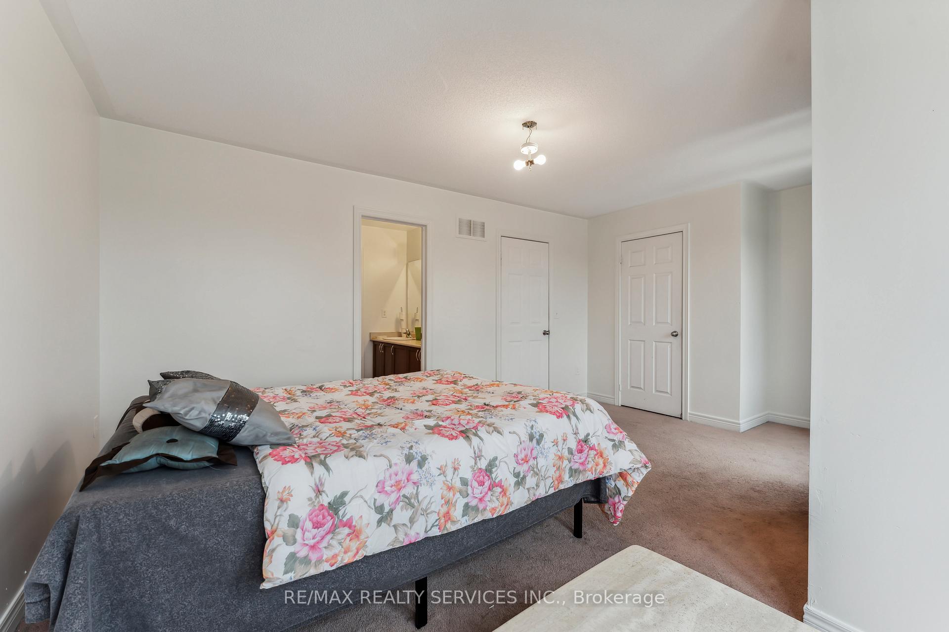Photo 19 of 9716 Mclaughlin Road, Brampton, Fletcher's Creek Village — HOMEH