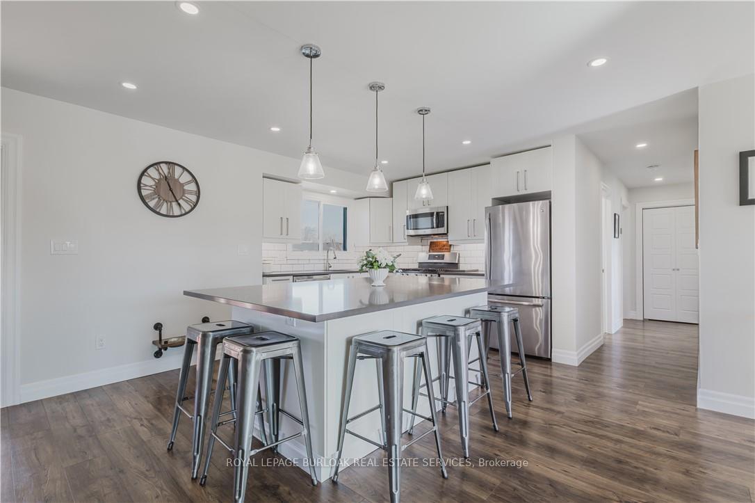 Photo 5 of 95 Eastbury Drive, Hamilton, Stoney Creek — HOMEH