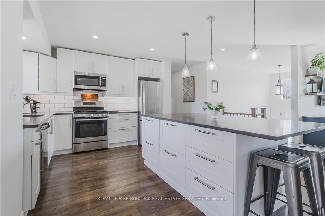 Photo 6 of 95 Eastbury Drive, Hamilton, Stoney Creek — HOMEH
