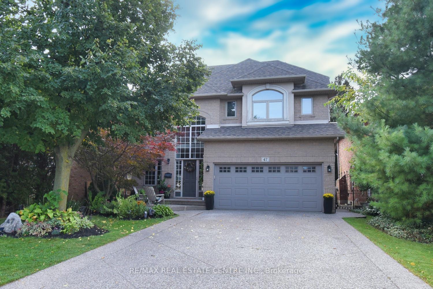 Photo 1 of 47 Surrey Drive, Hamilton, Meadowlands — HOMEH
