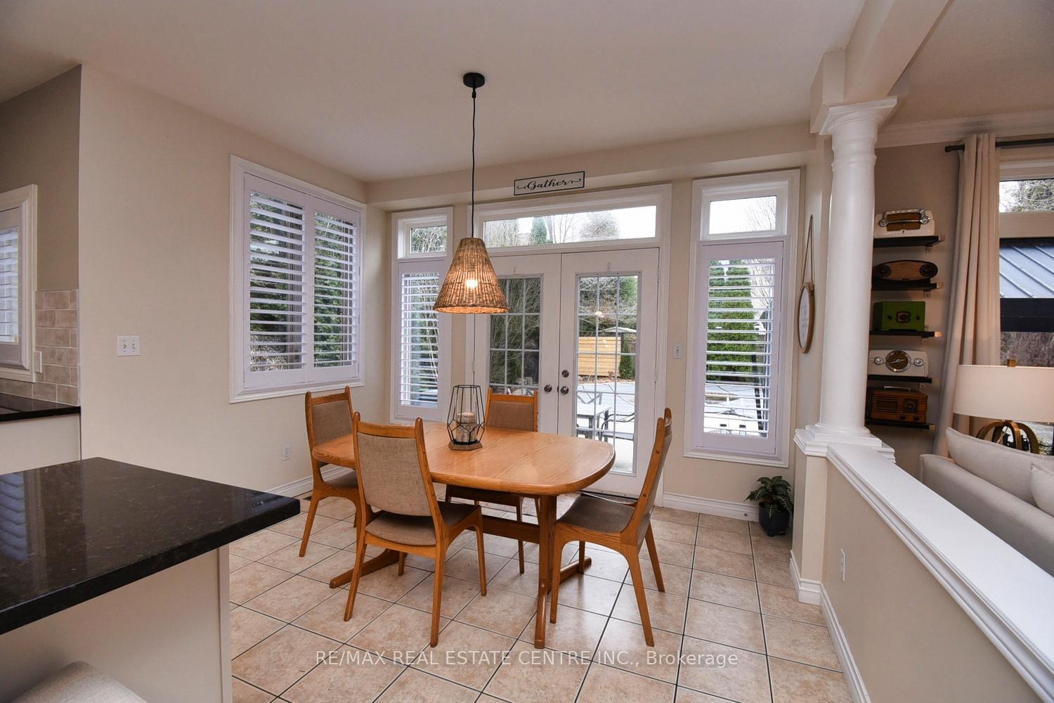 Photo 14 of 47 Surrey Drive, Hamilton, Meadowlands — HOMEH