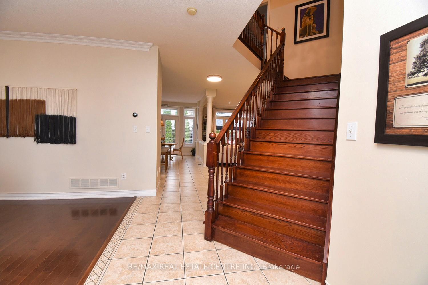 Photo 20 of 47 Surrey Drive, Hamilton, Meadowlands — HOMEH