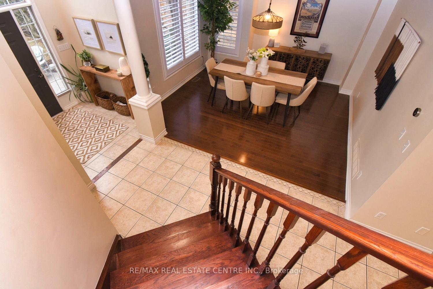 Photo 21 of 47 Surrey Drive, Hamilton, Meadowlands — HOMEH