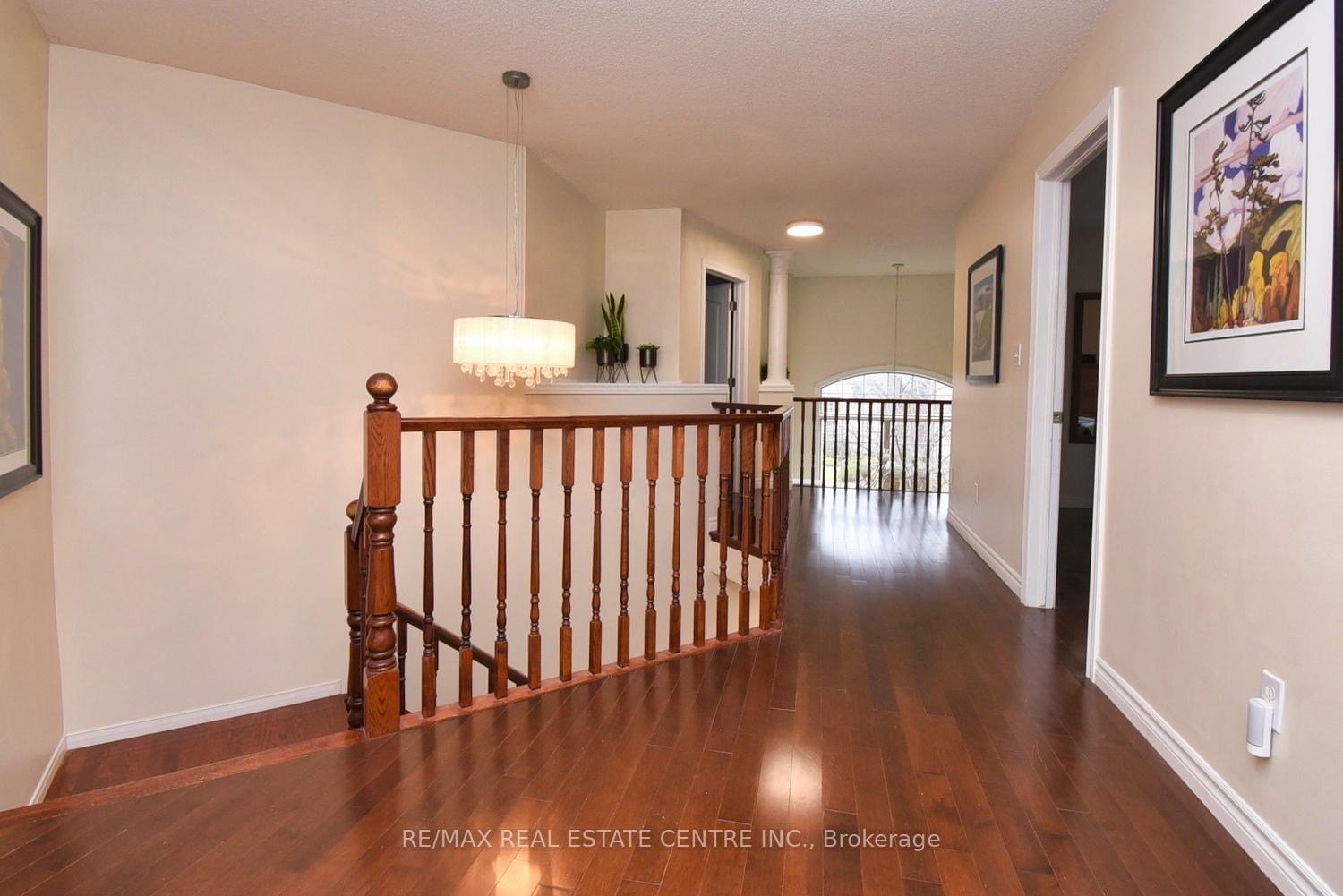 Photo 22 of 47 Surrey Drive, Hamilton, Meadowlands — HOMEH