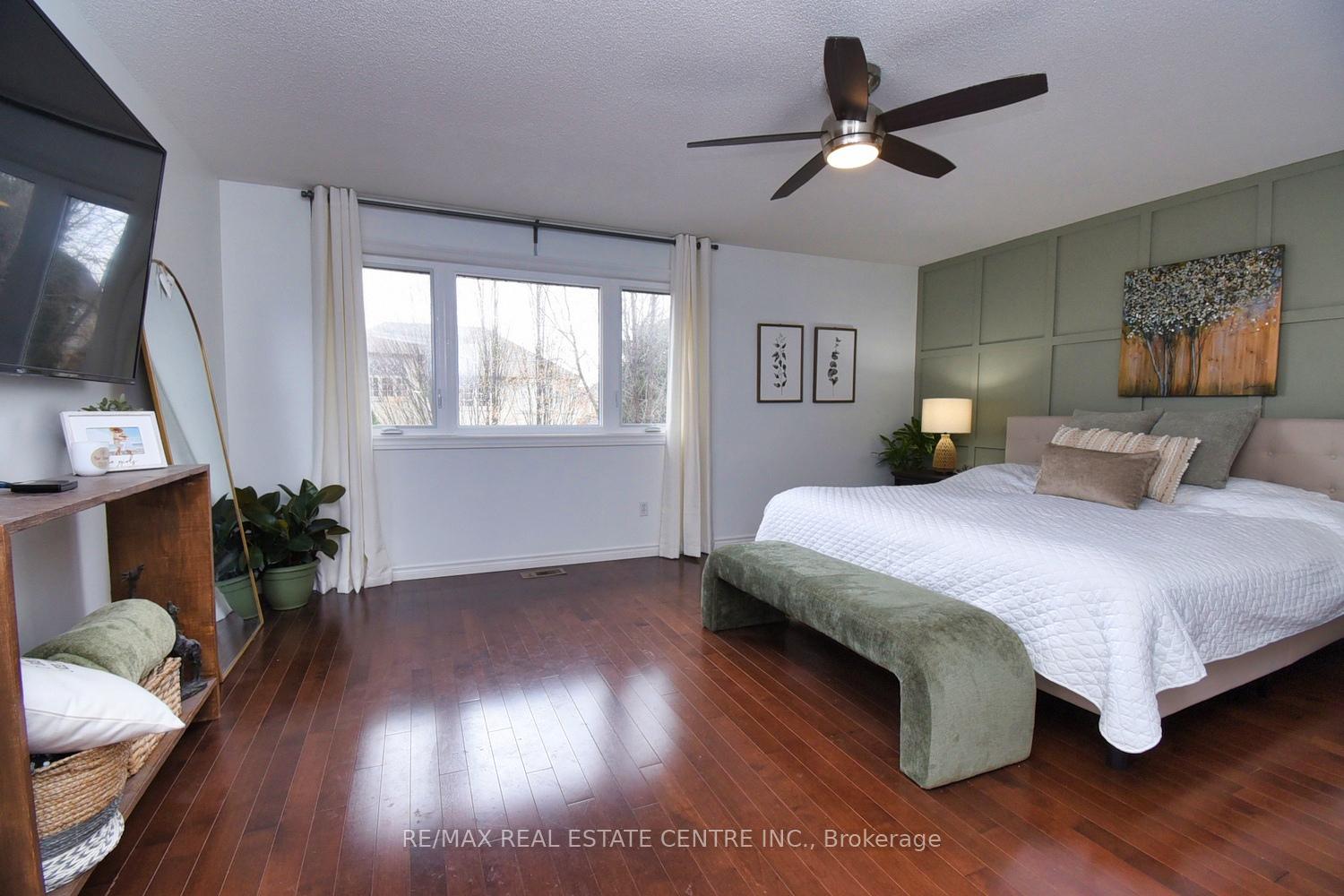 Photo 24 of 47 Surrey Drive, Hamilton, Meadowlands — HOMEH
