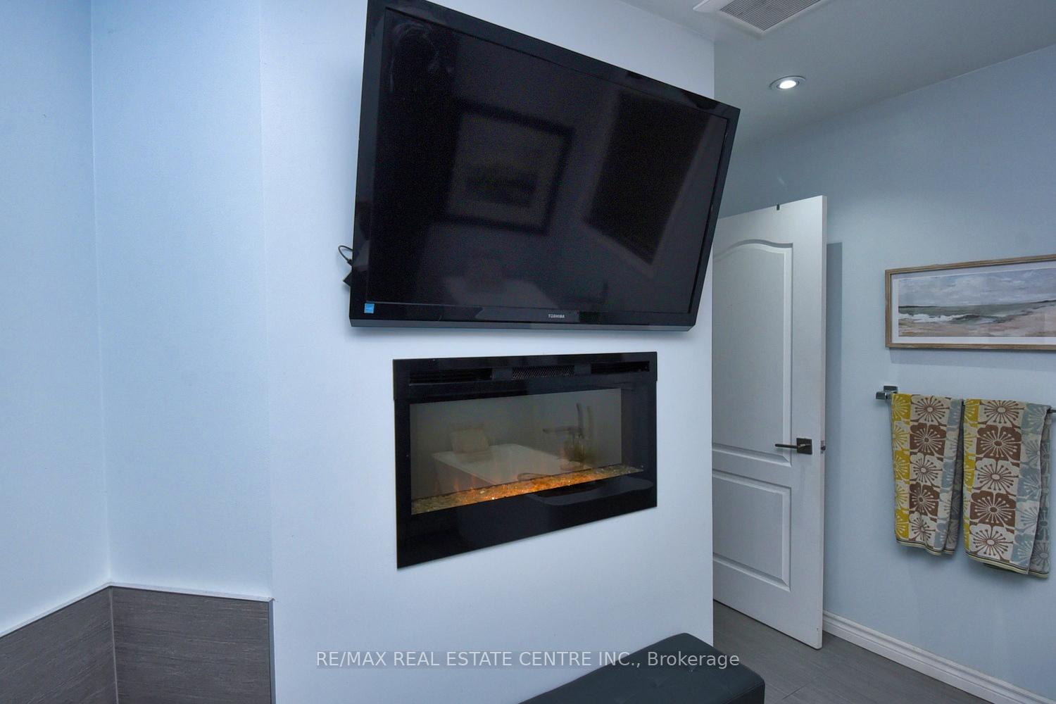 Photo 26 of 47 Surrey Drive, Hamilton, Meadowlands — HOMEH