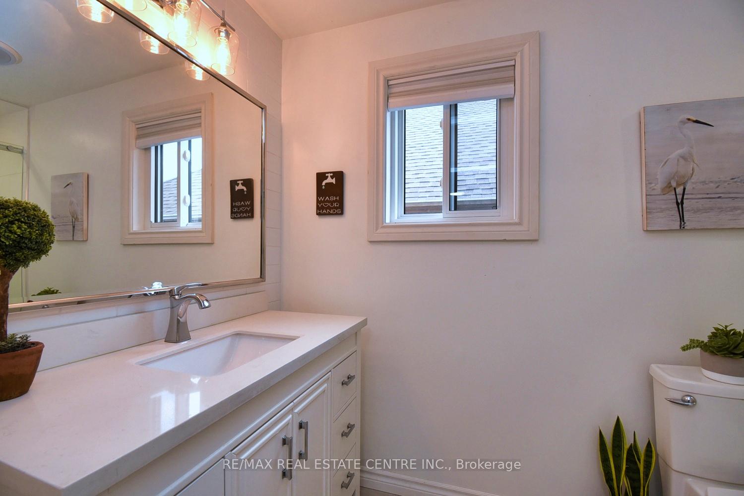 Photo 31 of 47 Surrey Drive, Hamilton, Meadowlands — HOMEH