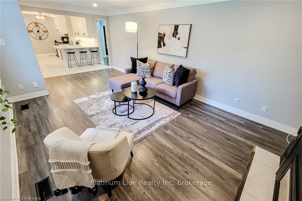 Photo 8 of 49 Aberdeen Avenue, Hamilton, Mount Hope — HOMEH