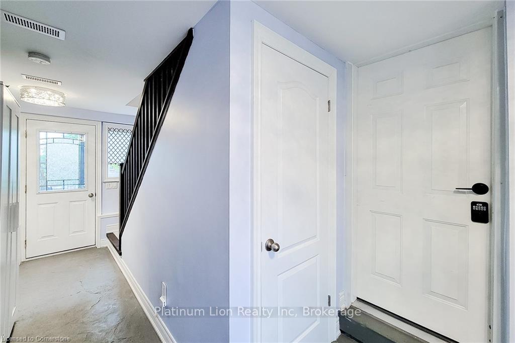 Photo 27 of 49 Aberdeen Avenue, Hamilton, Mount Hope — HOMEH