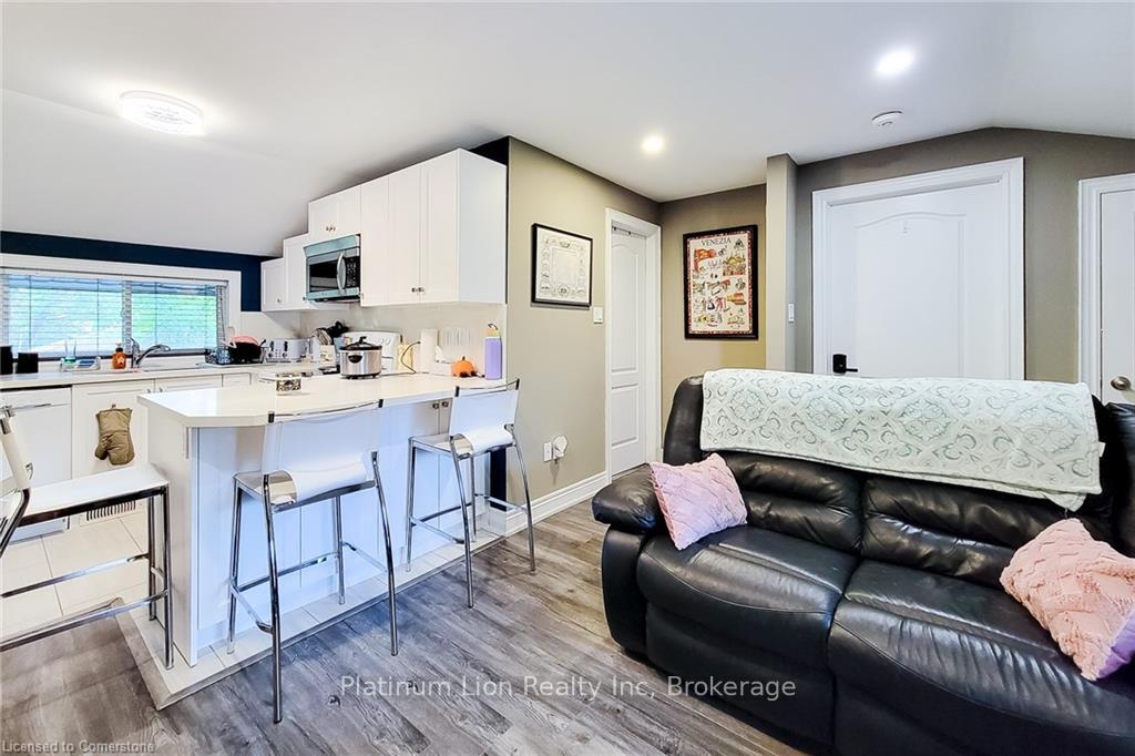 Photo 33 of 49 Aberdeen Avenue, Hamilton, Mount Hope — HOMEH