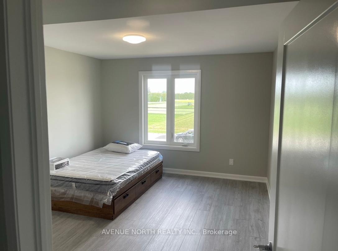 Photo 4 of Unit A, 876 Baseline Road, Ottawa, City View/Skyline/Fisher Heights/Parkwood Hills — HOMEH