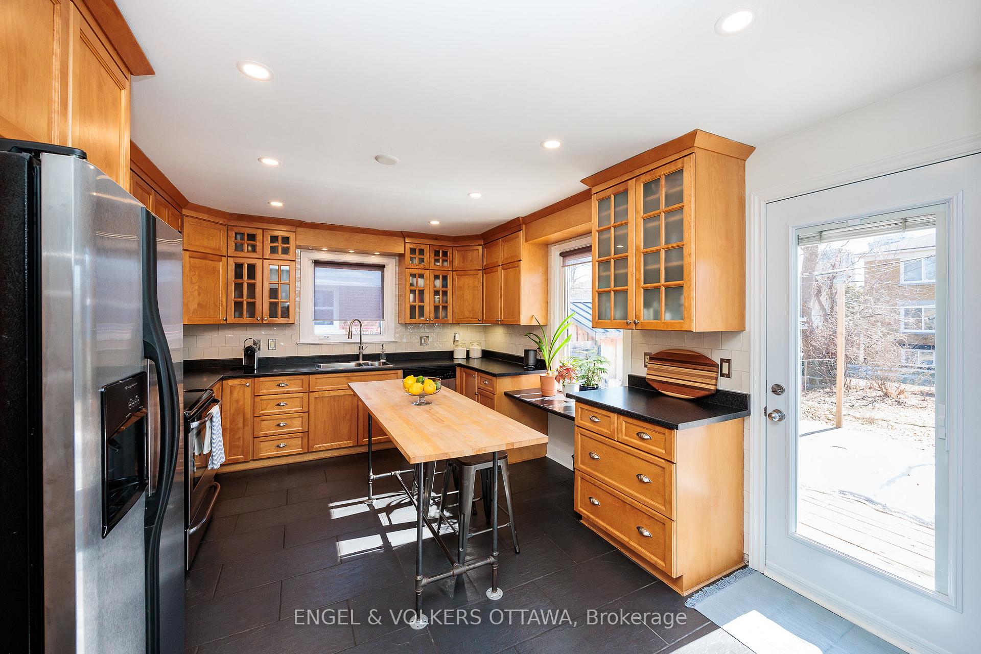 Photo 14 of 1180 Emperor Avenue, Ottawa, Carlington — HOMEH