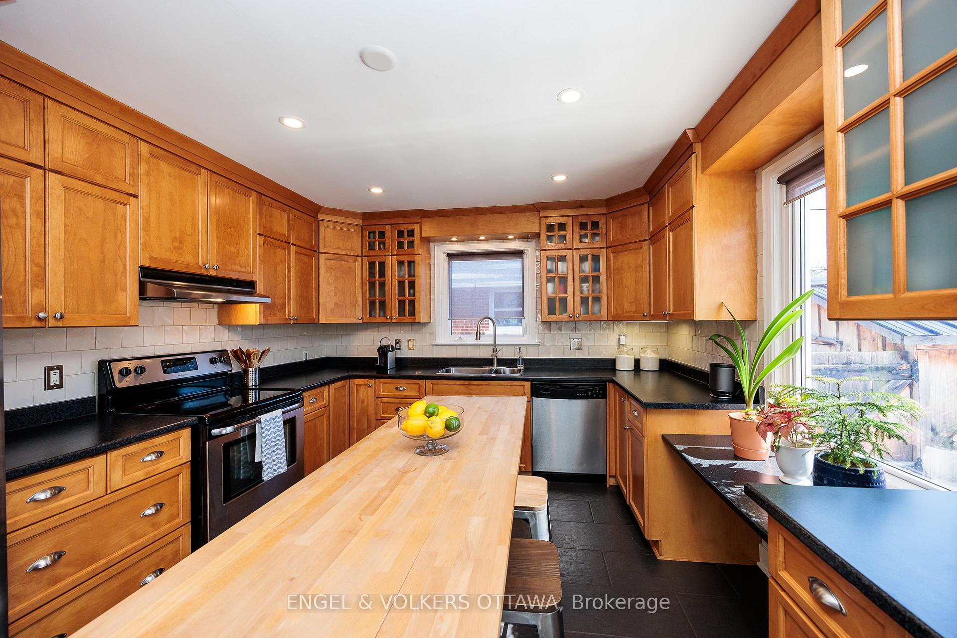 Photo 13 of 1180 Emperor Avenue, Ottawa, Carlington — HOMEH