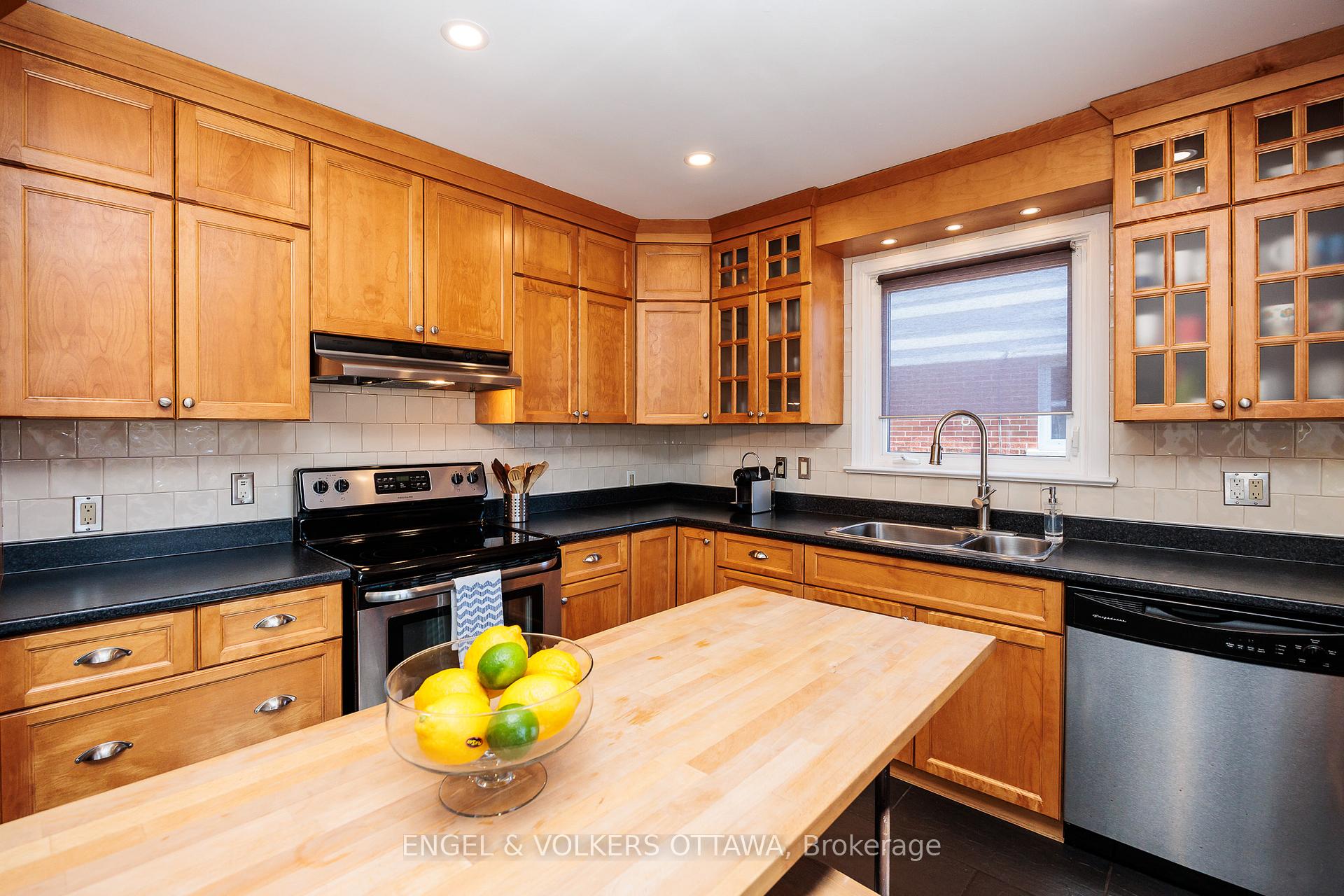 Photo 16 of 1180 Emperor Avenue, Ottawa, Carlington — HOMEH