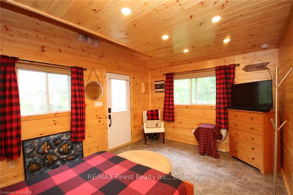 Photo 32 of 76 Downie, Frontenac Islands, The Islands — HOMEH