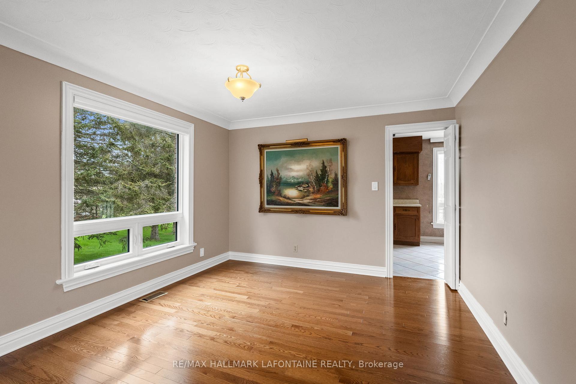 Photo 8 of 6427 Russell Road, Ottawa, Carlsbad Springs — HOMEH