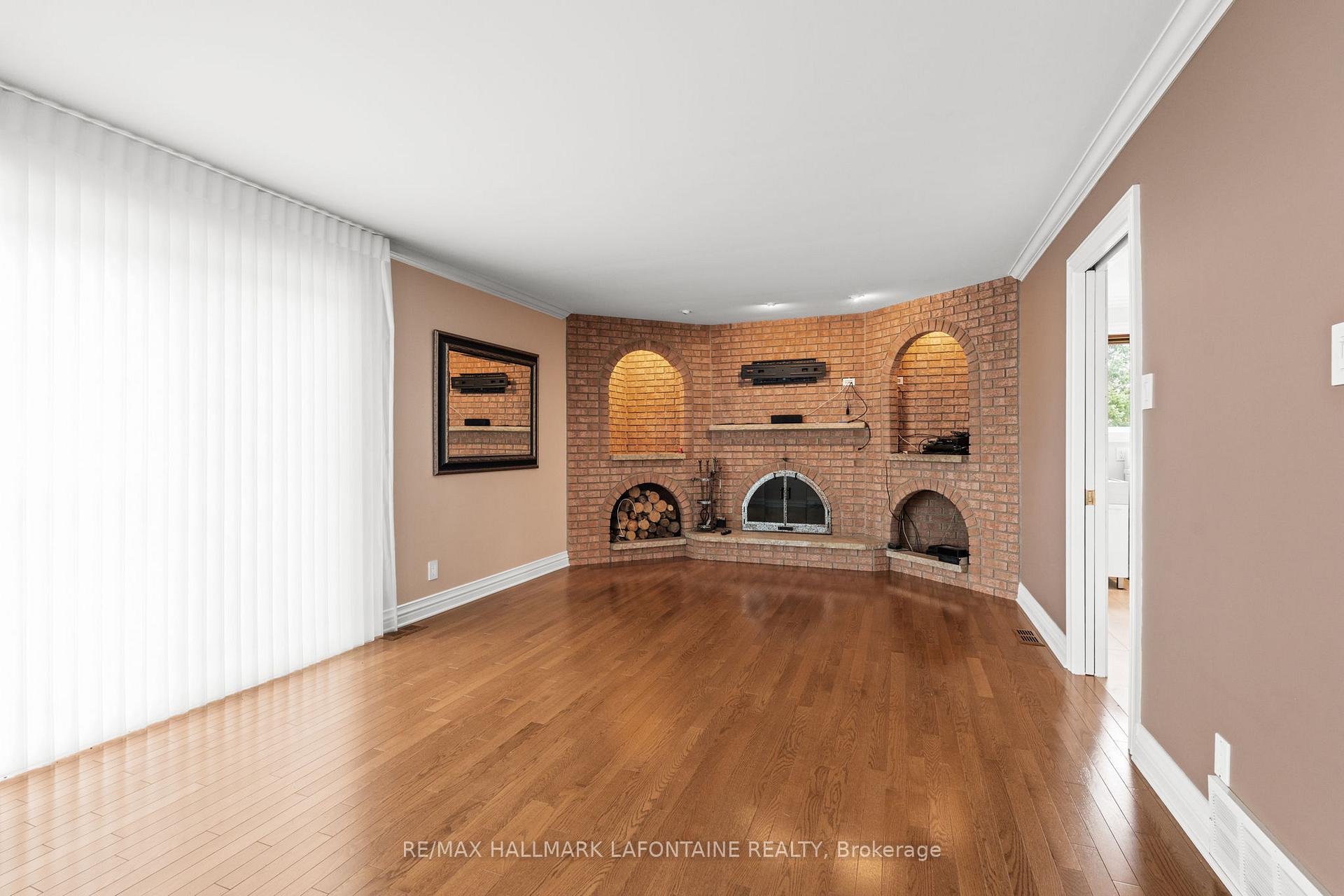 Photo 13 of 6427 Russell Road, Ottawa, Carlsbad Springs — HOMEH