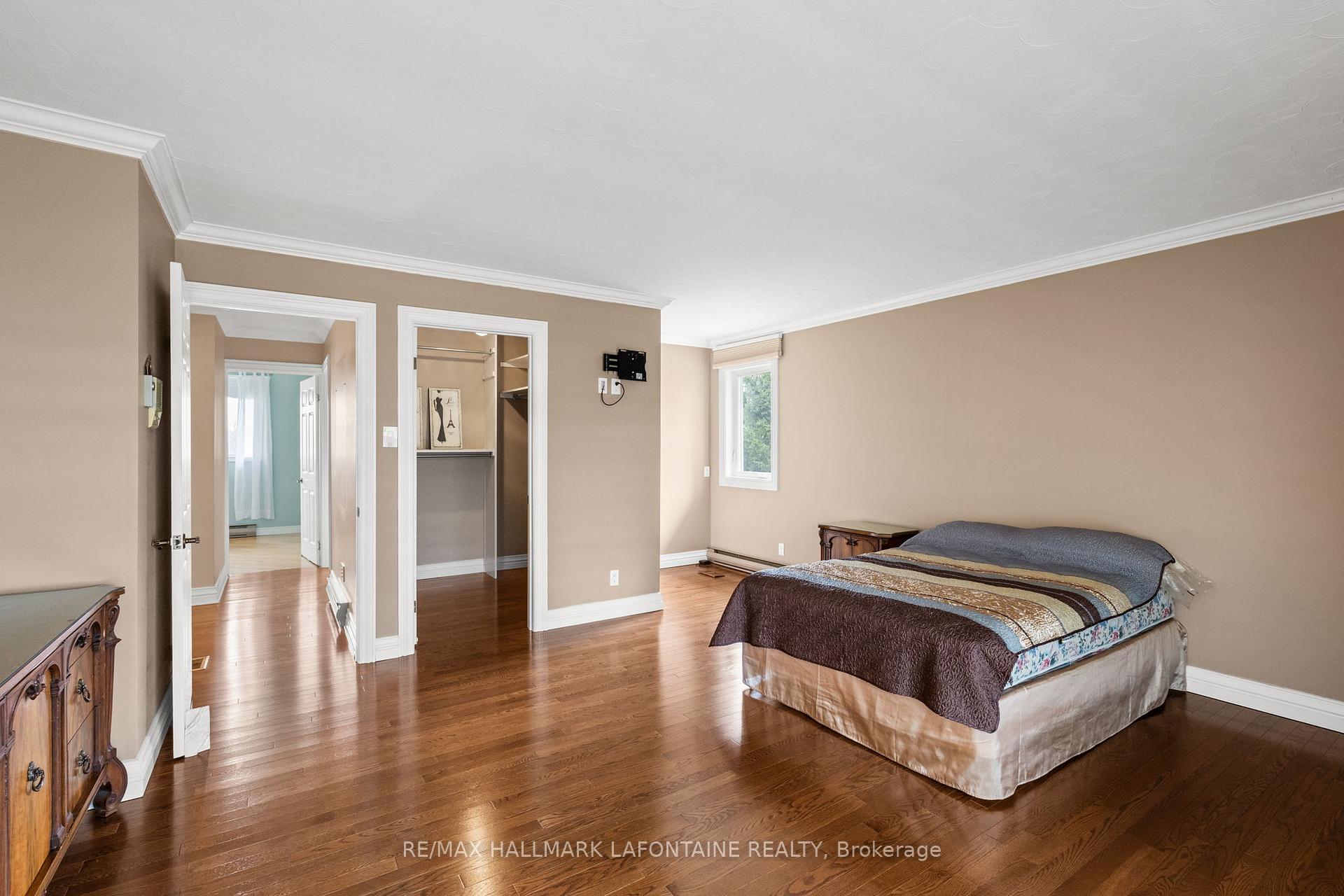 Photo 15 of 6427 Russell Road, Ottawa, Carlsbad Springs — HOMEH