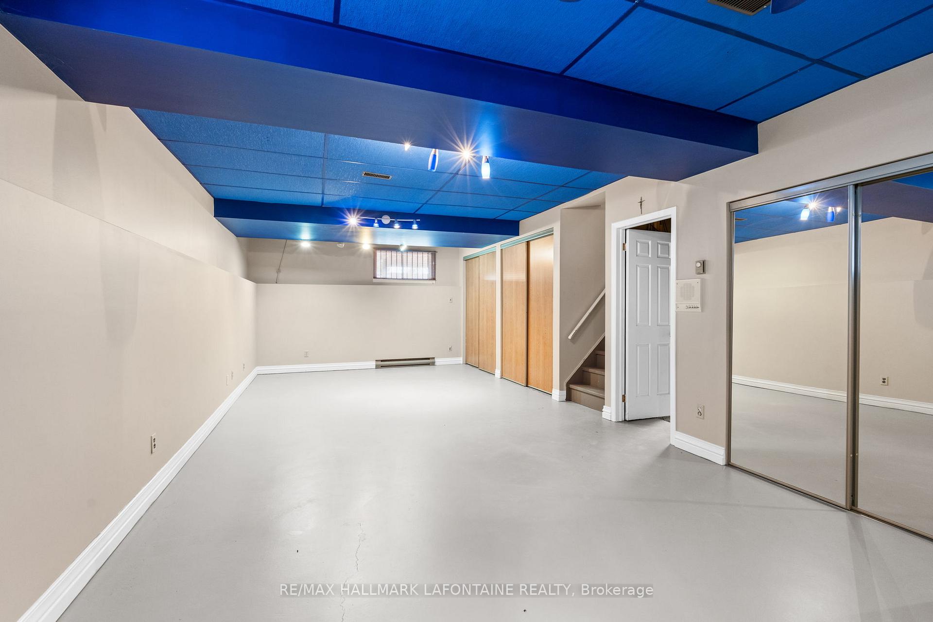 Photo 24 of 6427 Russell Road, Ottawa, Carlsbad Springs — HOMEH