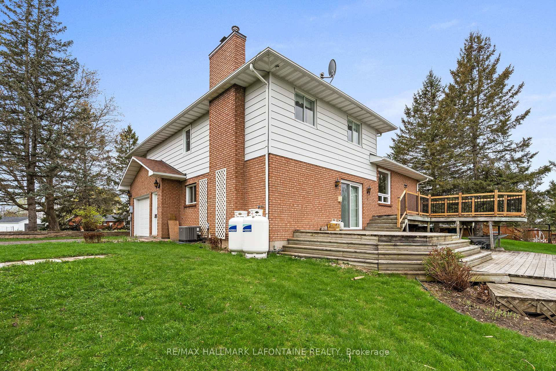 Photo 26 of 6427 Russell Road, Ottawa, Carlsbad Springs — HOMEH