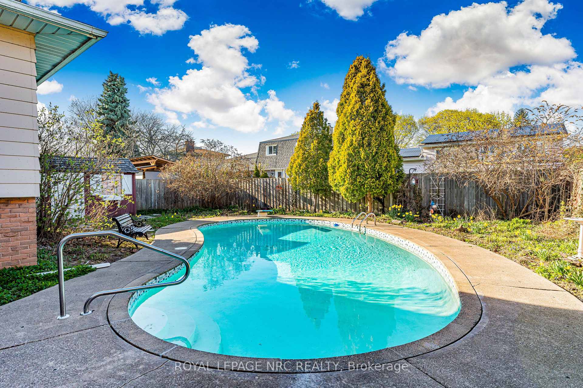 Photo 3 of 21 Kimbermount Drive, St. Catharines, Lakeshore — HOMEH
