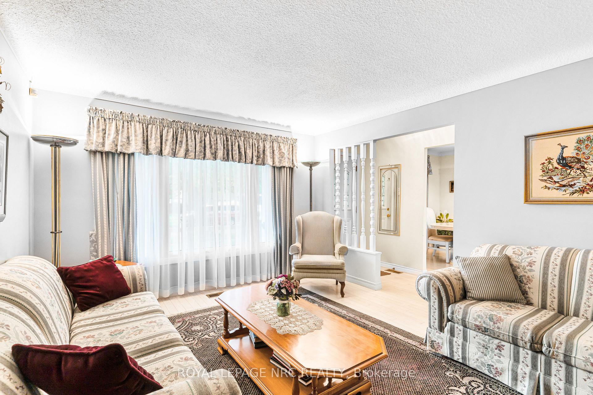 Photo 7 of 21 Kimbermount Drive, St. Catharines, Lakeshore — HOMEH
