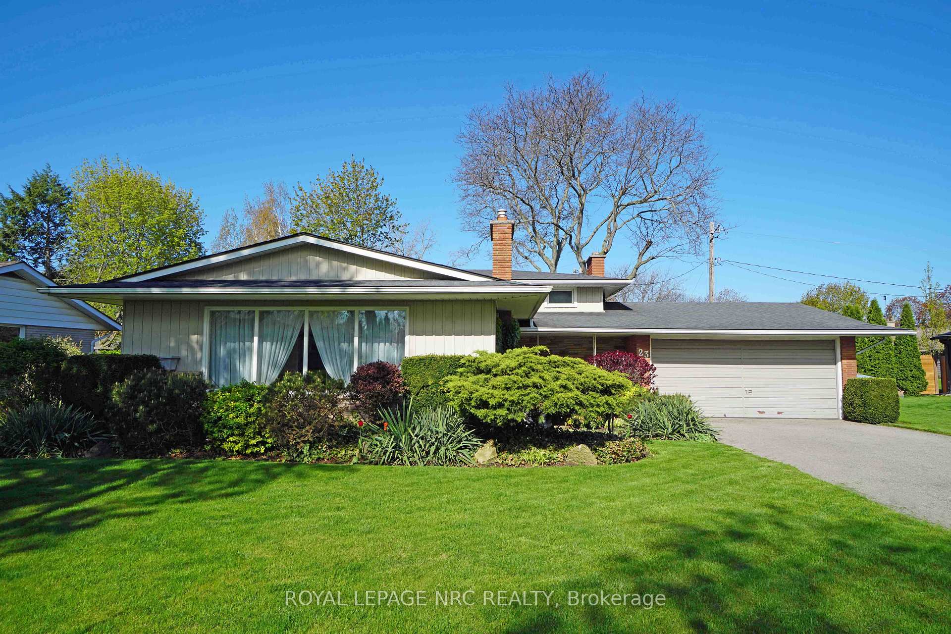 Photo 2 of 23 Gordon Place, St. Catharines, Vine/Linwell — HOMEH