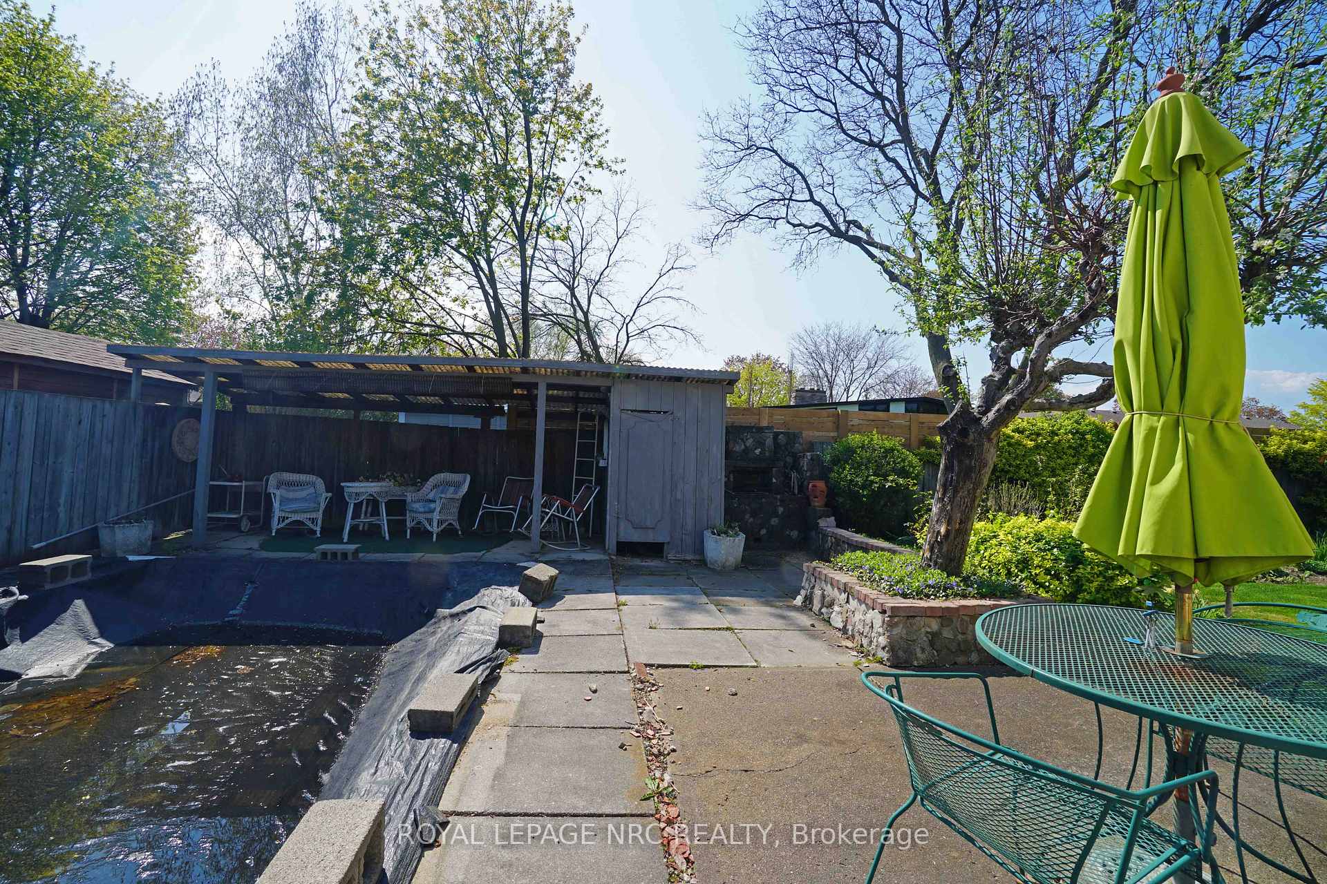 Photo 5 of 23 Gordon Place, St. Catharines, Vine/Linwell — HOMEH