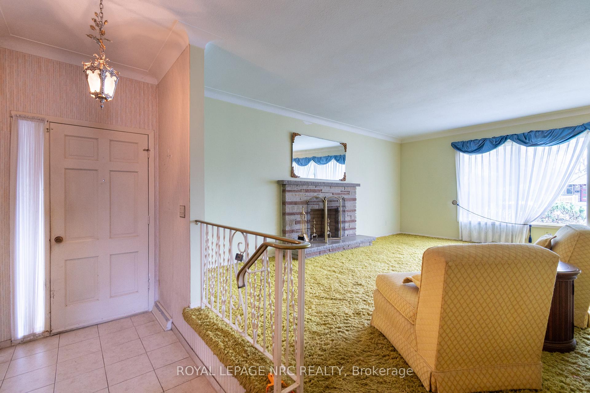 Photo 9 of 23 Gordon Place, St. Catharines, Vine/Linwell — HOMEH
