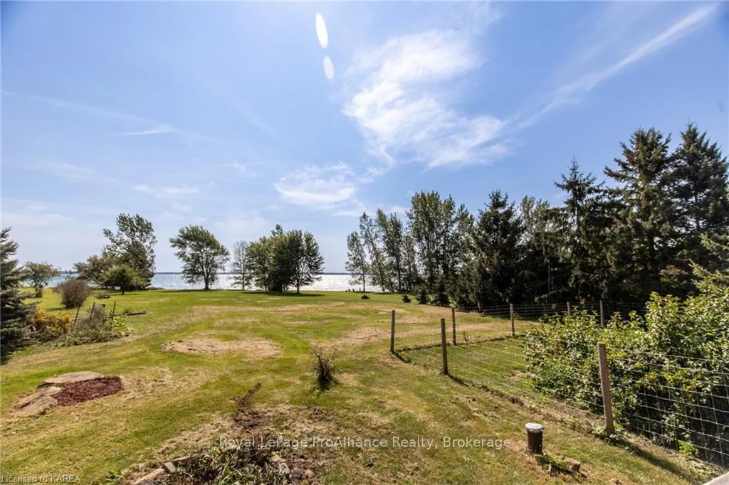 Photo 5 of 275 Carpenters Point Road, Frontenac Islands, The Islands — HOMEH