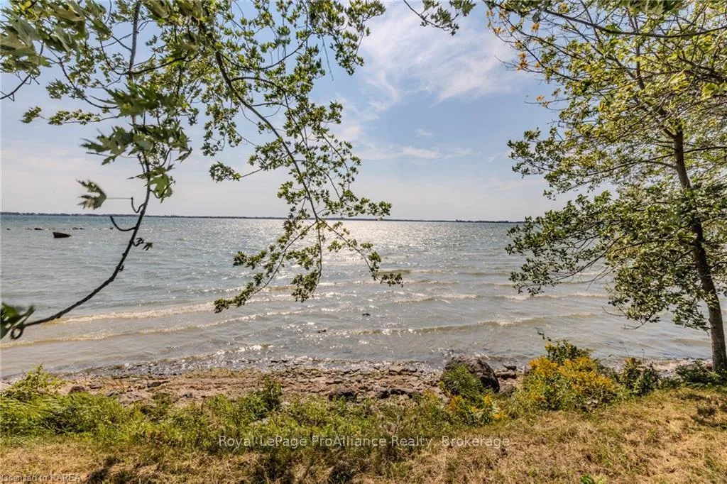 Photo 7 of 275 Carpenters Point Road, Frontenac Islands, The Islands — HOMEH
