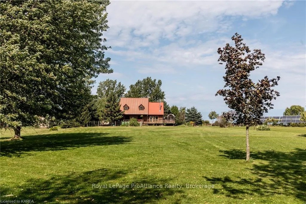 Photo 9 of 275 Carpenters Point Road, Frontenac Islands, The Islands — HOMEH