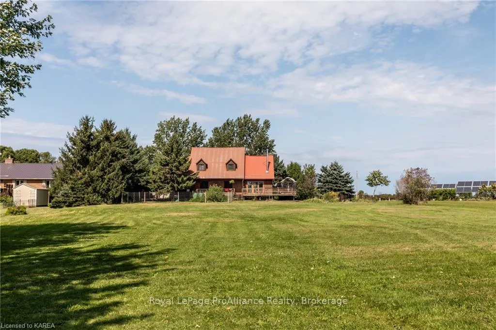 Photo 10 of 275 Carpenters Point Road, Frontenac Islands, The Islands — HOMEH