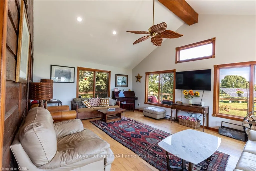 Photo 17 of 275 Carpenters Point Road, Frontenac Islands, The Islands — HOMEH
