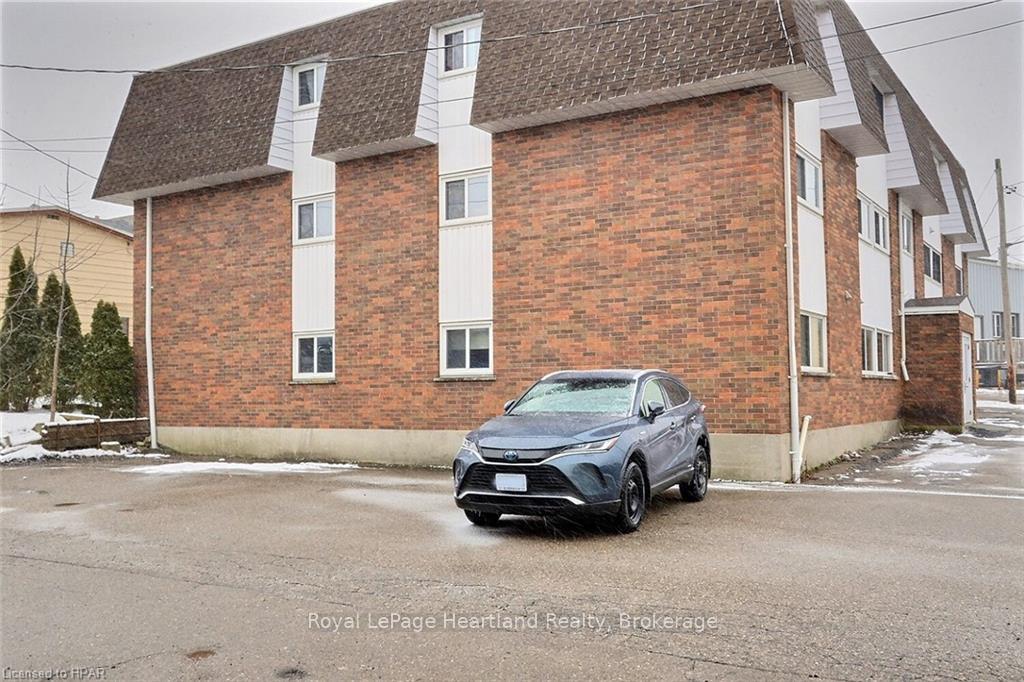Photo 11 of Unit 103, 80 Albert Street, Central Huron, Clinton — HOMEH