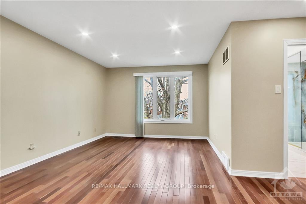 Photo 15 of 55 Fifeshire Crescent, Ottawa, Pineglen/Country Place — HOMEH