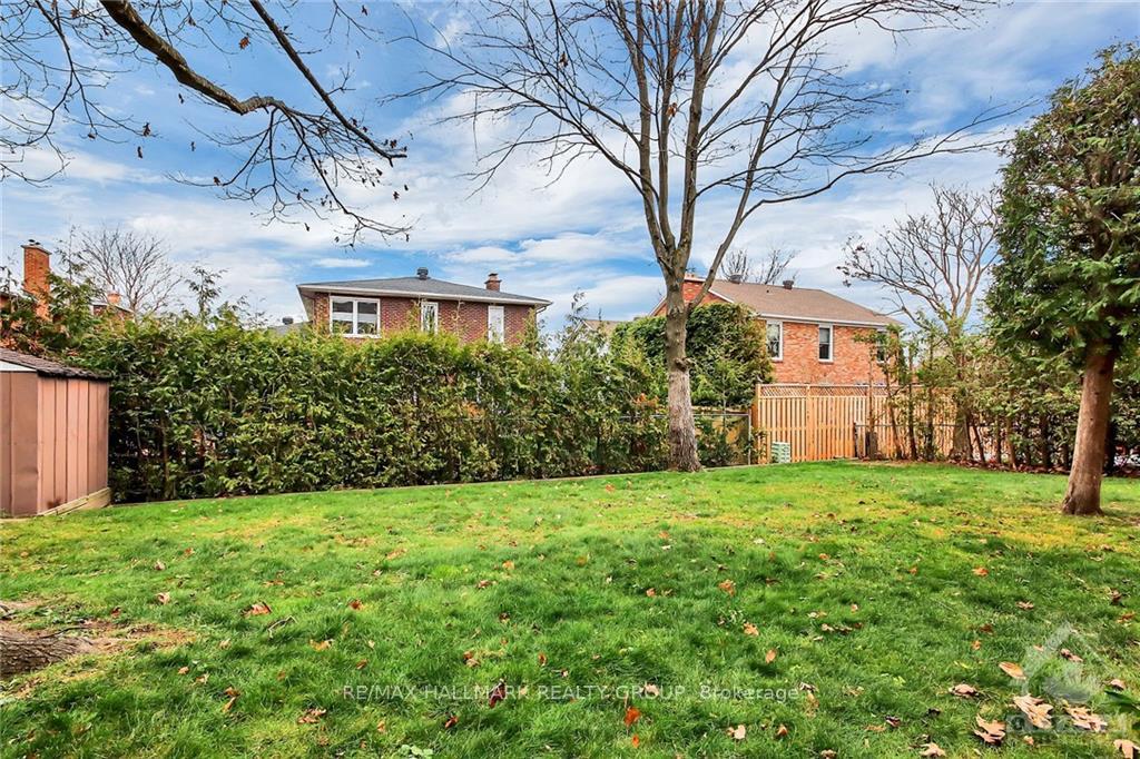 Photo 30 of 55 Fifeshire Crescent, Ottawa, Pineglen/Country Place — HOMEH